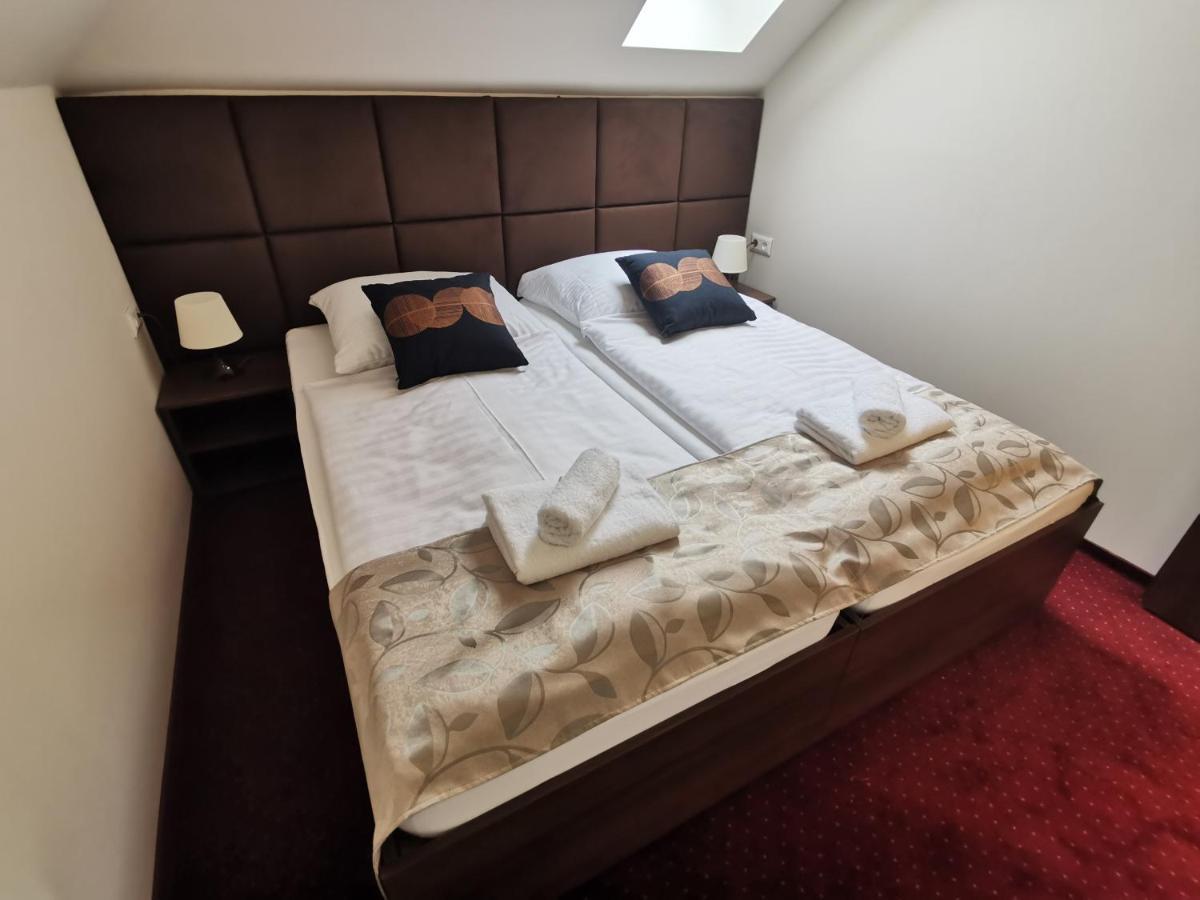Termal Apartmanhaz เวเรเชกแฮซ ภายนอก รูปภาพ