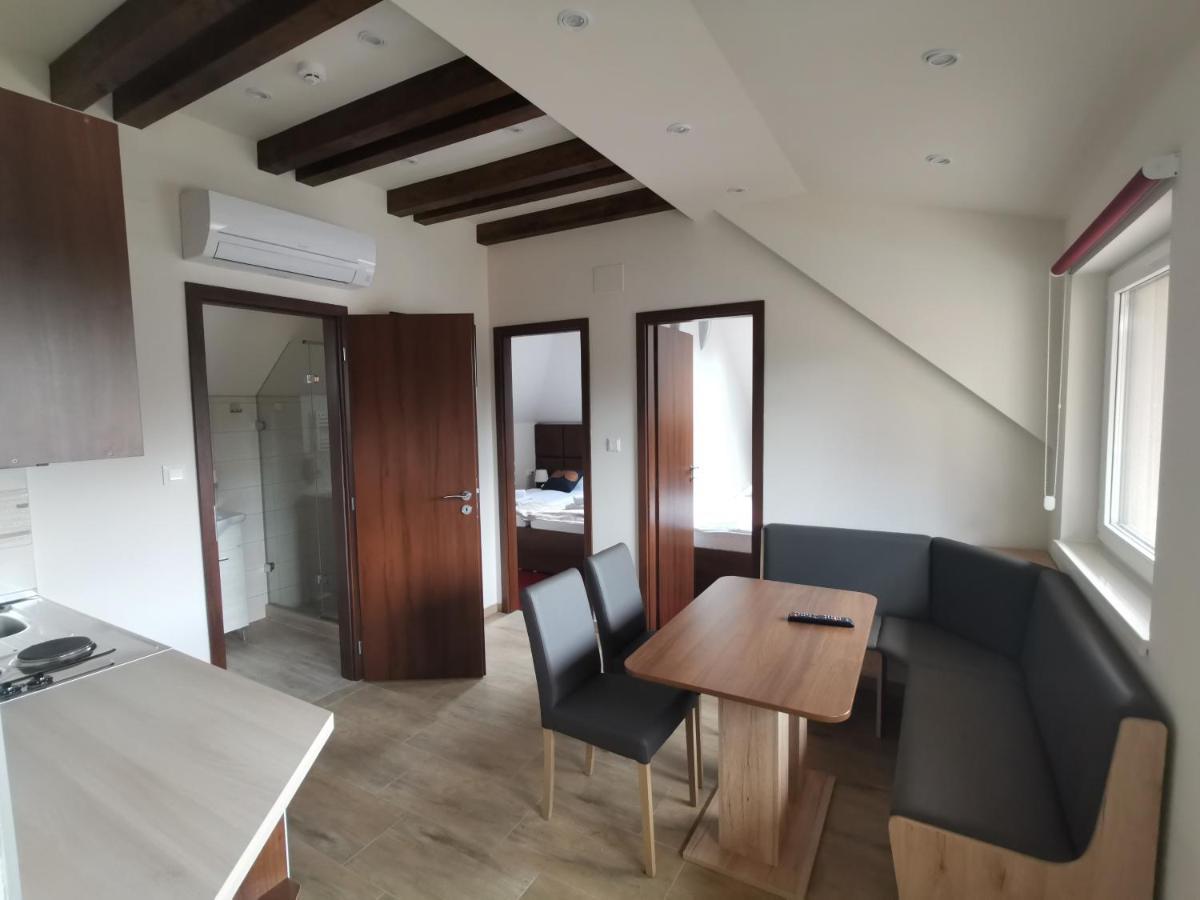 Termal Apartmanhaz เวเรเชกแฮซ ภายนอก รูปภาพ
