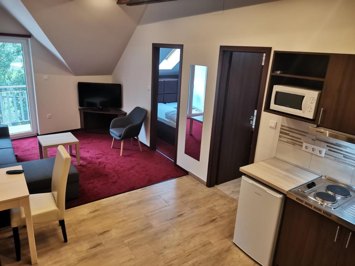 Termal Apartmanhaz เวเรเชกแฮซ ภายนอก รูปภาพ