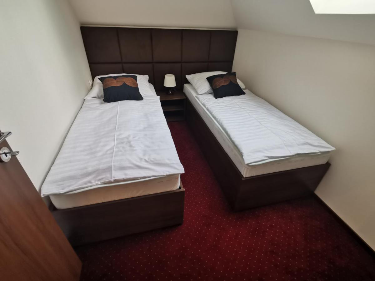 Termal Apartmanhaz เวเรเชกแฮซ ภายนอก รูปภาพ
