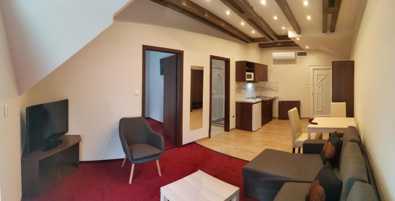 Termal Apartmanhaz เวเรเชกแฮซ ภายนอก รูปภาพ