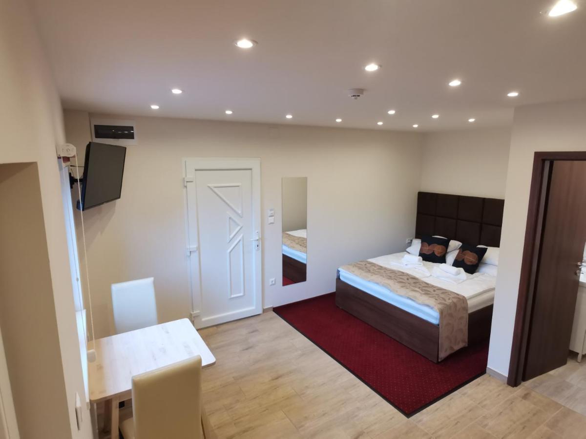 Termal Apartmanhaz เวเรเชกแฮซ ภายนอก รูปภาพ