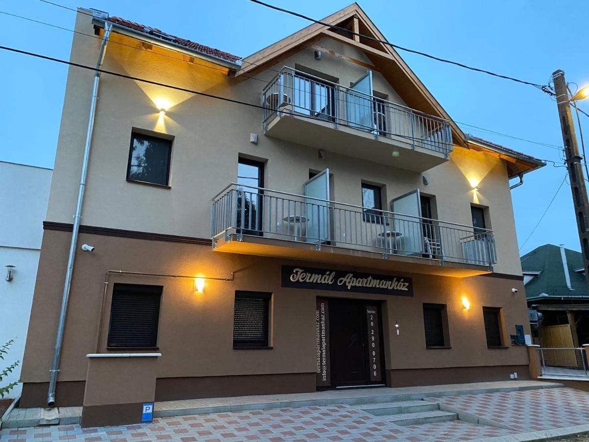 Termal Apartmanhaz เวเรเชกแฮซ ภายนอก รูปภาพ